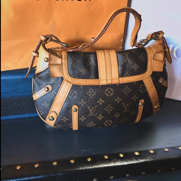 Vintage Louis Vuitton bag, limited edition, Leonor, monogram canvas (2004) - Picture 3 of 3